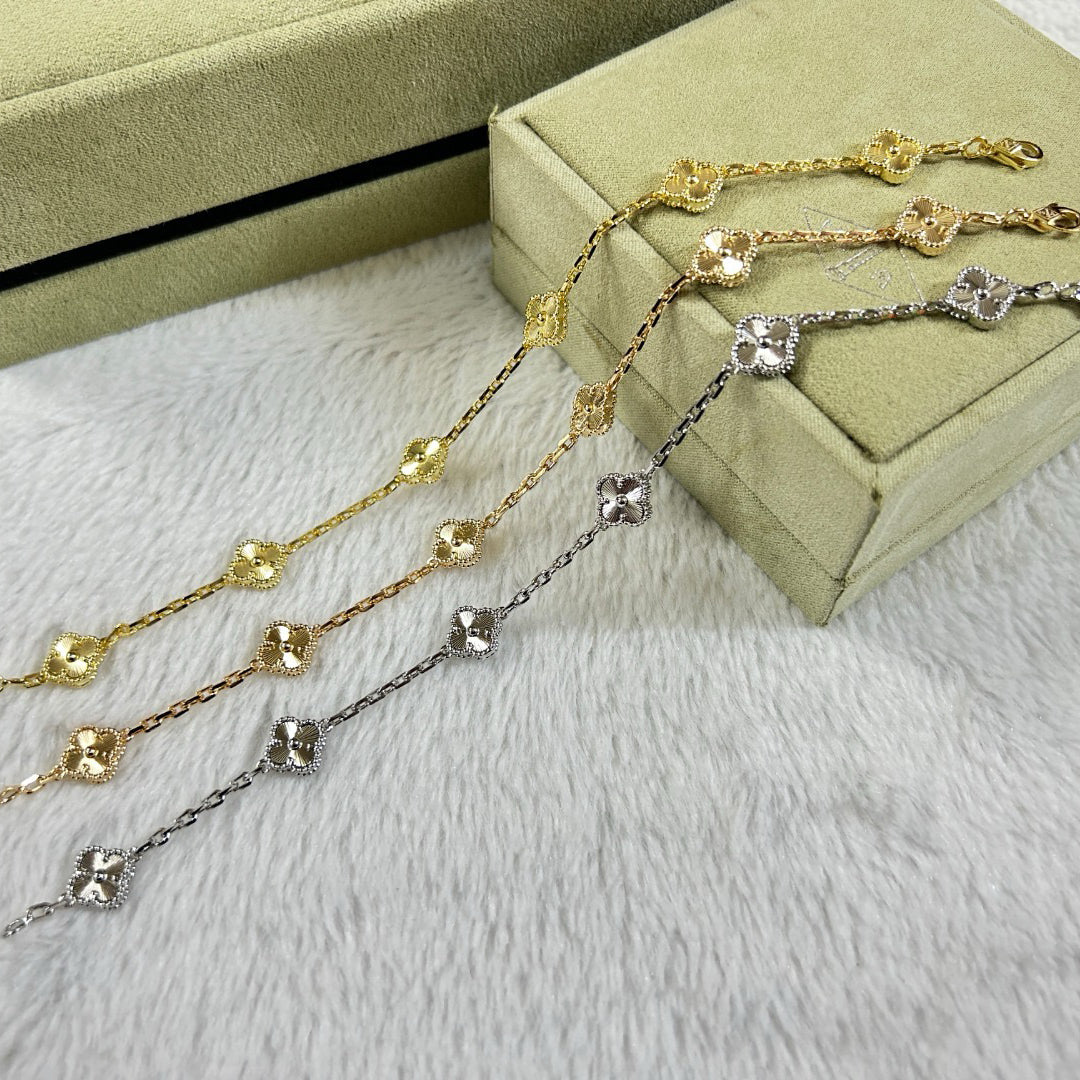 [Regalia jewelry]CLOVER 6 MOTIF DIAMOND BRACELET