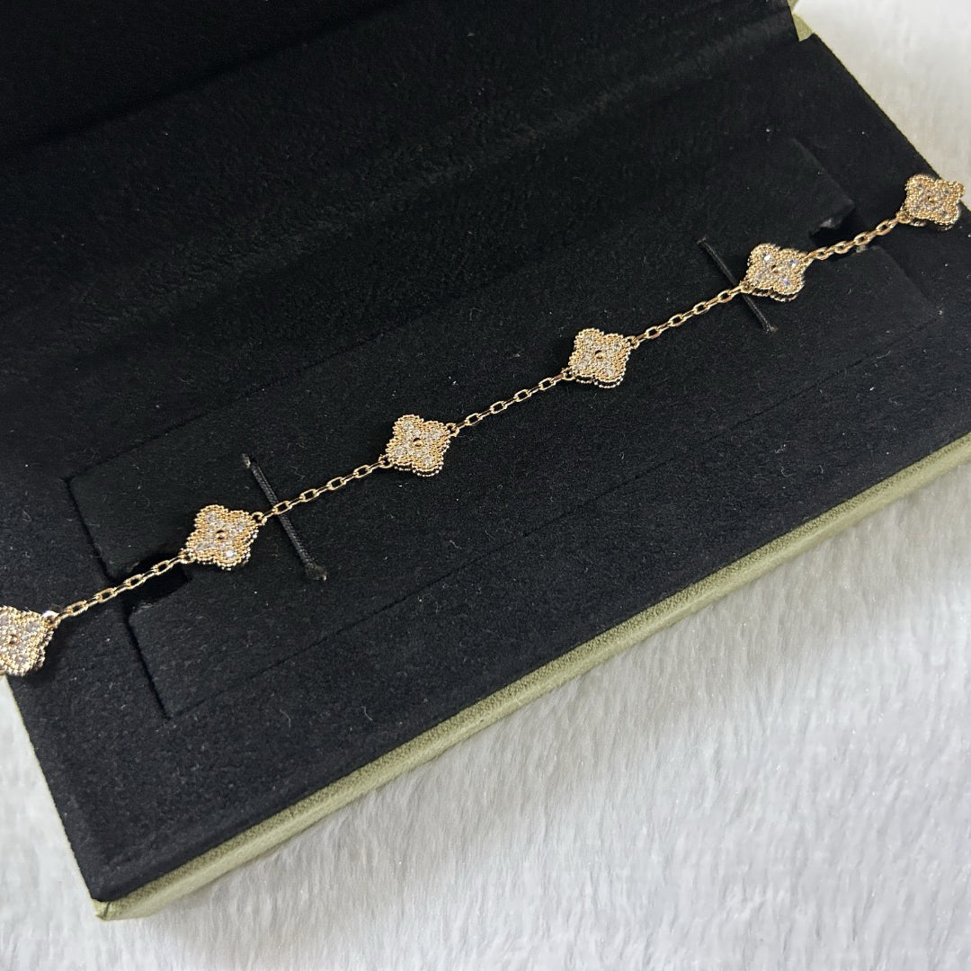 [Regalia jewelry]CLOVER 6 MOTIF DIAMOND BRACELET